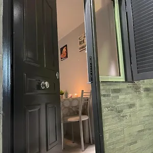 Mary House Spacca , Napoli Italia